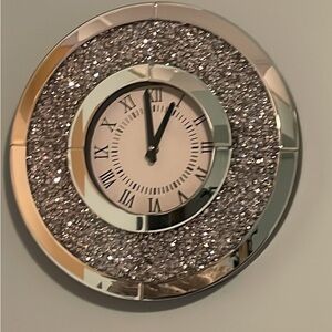 Silver Glitter Round Wall Clock - Elegant Home Accent